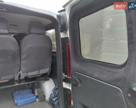 Белый Рено Трафик, объемом двигателя 1.6 л и пробегом 317 тыс. км за 13700 $, фото 29 на Automoto.ua