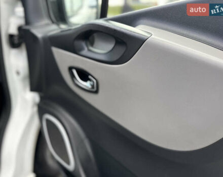 Белый Рено Трафик, объемом двигателя 1.6 л и пробегом 217 тыс. км за 13700 $, фото 66 на Automoto.ua