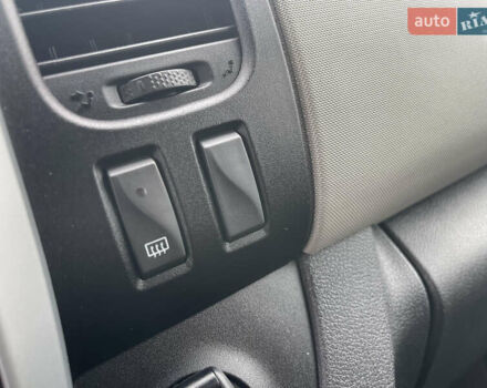 Білий Рено Трафік, об'ємом двигуна 1.6 л та пробігом 245 тис. км за 12300 $, фото 26 на Automoto.ua