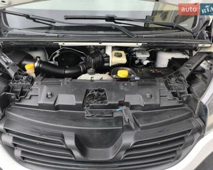 Белый Рено Трафик, объемом двигателя 1.6 л и пробегом 181 тыс. км за 15900 $, фото 11 на Automoto.ua