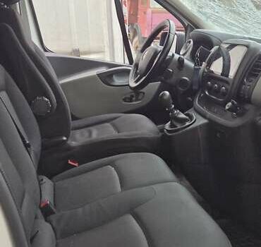 Белый Рено Трафик, объемом двигателя 1.6 л и пробегом 449 тыс. км за 9000 $, фото 21 на Automoto.ua