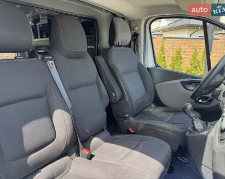 Белый Рено Трафик, объемом двигателя 1.6 л и пробегом 39 тыс. км за 19900 $, фото 13 на Automoto.ua