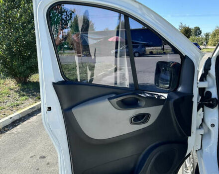 Белый Рено Трафик, объемом двигателя 1.6 л и пробегом 324 тыс. км за 13800 $, фото 5 на Automoto.ua