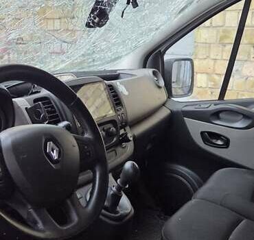 Белый Рено Трафик, объемом двигателя 1.6 л и пробегом 449 тыс. км за 9000 $, фото 17 на Automoto.ua