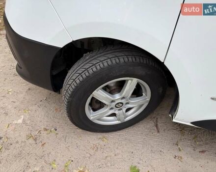 Белый Рено Трафик, объемом двигателя 1.6 л и пробегом 185 тыс. км за 16790 $, фото 10 на Automoto.ua