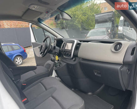 Білий Рено Трафік, об'ємом двигуна 1.6 л та пробігом 245 тис. км за 12300 $, фото 32 на Automoto.ua