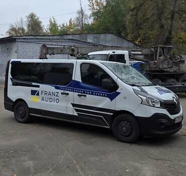 Белый Рено Трафик, объемом двигателя 1.6 л и пробегом 449 тыс. км за 9000 $, фото 3 на Automoto.ua