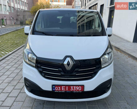 Белый Рено Трафик, объемом двигателя 1.6 л и пробегом 227 тыс. км за 16300 $, фото 2 на Automoto.ua
