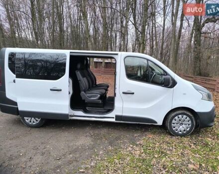 Белый Рено Трафик, объемом двигателя 1.6 л и пробегом 181 тыс. км за 15900 $, фото 16 на Automoto.ua