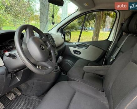 Белый Рено Трафик, объемом двигателя 1.6 л и пробегом 185 тыс. км за 16790 $, фото 12 на Automoto.ua