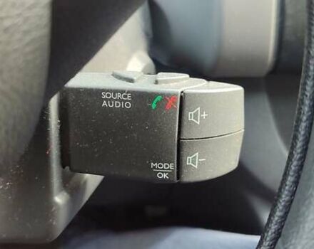 Белый Рено Трафик, объемом двигателя 1.6 л и пробегом 194 тыс. км за 16000 $, фото 5 на Automoto.ua