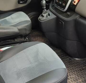 Белый Рено Трафик, объемом двигателя 1.6 л и пробегом 194 тыс. км за 16000 $, фото 12 на Automoto.ua