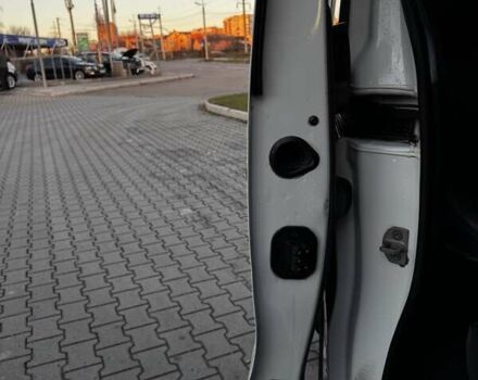 Белый Рено Трафик, объемом двигателя 1.6 л и пробегом 219 тыс. км за 13500 $, фото 29 на Automoto.ua