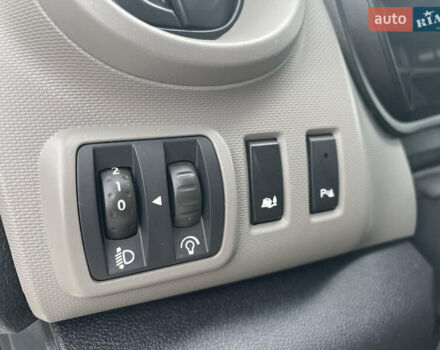 Белый Рено Трафик, объемом двигателя 1.6 л и пробегом 245 тыс. км за 12100 $, фото 23 на Automoto.ua