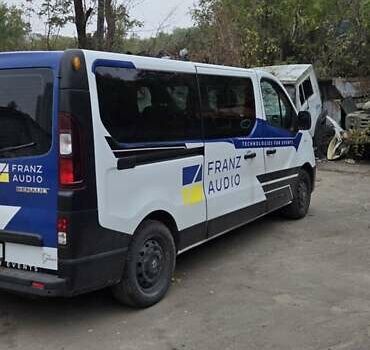 Белый Рено Трафик, объемом двигателя 1.6 л и пробегом 449 тыс. км за 9000 $, фото 1 на Automoto.ua