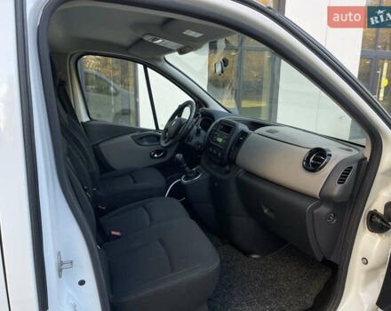 Белый Рено Трафик, объемом двигателя 1.6 л и пробегом 227 тыс. км за 16300 $, фото 20 на Automoto.ua