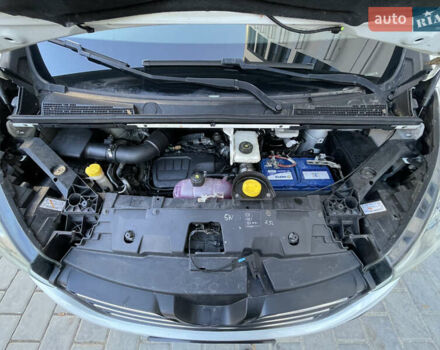 Белый Рено Трафик, объемом двигателя 1.6 л и пробегом 227 тыс. км за 16300 $, фото 34 на Automoto.ua