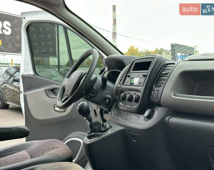 Белый Рено Трафик, объемом двигателя 1.6 л и пробегом 327 тыс. км за 14800 $, фото 22 на Automoto.ua