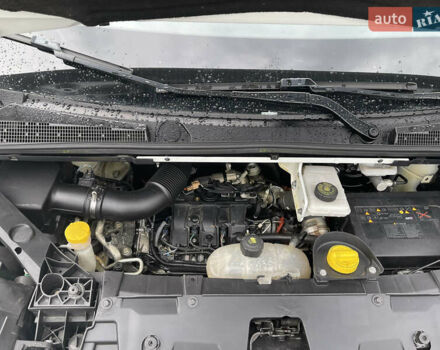 Белый Рено Трафик, объемом двигателя 1.6 л и пробегом 245 тыс. км за 12100 $, фото 38 на Automoto.ua