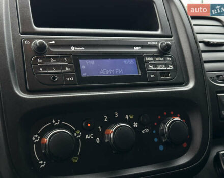 Белый Рено Трафик, объемом двигателя 1.6 л и пробегом 327 тыс. км за 14800 $, фото 29 на Automoto.ua