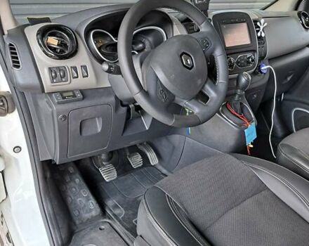 Белый Рено Трафик, объемом двигателя 1.6 л и пробегом 210 тыс. км за 14999 $, фото 20 на Automoto.ua