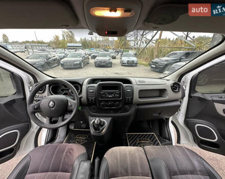 Белый Рено Трафик, объемом двигателя 1.6 л и пробегом 327 тыс. км за 14800 $, фото 18 на Automoto.ua