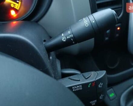 Рено Трафік 2016 у Сарнах на Automoto.ua Білий Рено Трафік, об'ємом двигуна 1.6 л та пробігом 187 тис. км за 13750 $, фото 93 на Automoto.ua