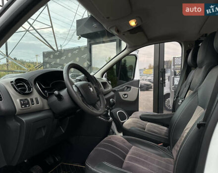 Белый Рено Трафик, объемом двигателя 1.6 л и пробегом 327 тыс. км за 14800 $, фото 14 на Automoto.ua