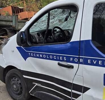 Белый Рено Трафик, объемом двигателя 1.6 л и пробегом 449 тыс. км за 9000 $, фото 14 на Automoto.ua