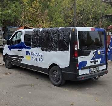 Белый Рено Трафик, объемом двигателя 1.6 л и пробегом 449 тыс. км за 9000 $, фото 11 на Automoto.ua