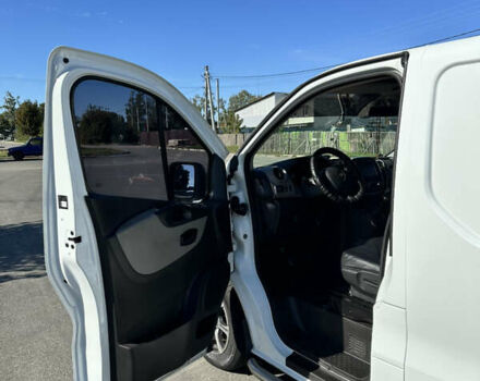 Белый Рено Трафик, объемом двигателя 1.6 л и пробегом 324 тыс. км за 13800 $, фото 4 на Automoto.ua