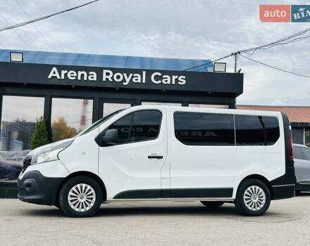 Белый Рено Трафик, объемом двигателя 1.6 л и пробегом 327 тыс. км за 14800 $, фото 4 на Automoto.ua