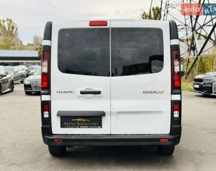 Белый Рено Трафик, объемом двигателя 1.6 л и пробегом 327 тыс. км за 14800 $, фото 11 на Automoto.ua