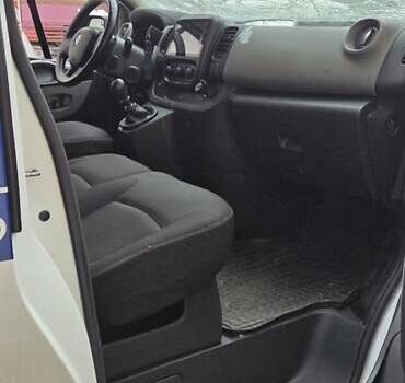 Белый Рено Трафик, объемом двигателя 1.6 л и пробегом 449 тыс. км за 9000 $, фото 20 на Automoto.ua