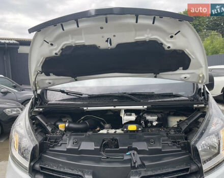 Білий Рено Трафік, об'ємом двигуна 1.6 л та пробігом 245 тис. км за 12300 $, фото 37 на Automoto.ua