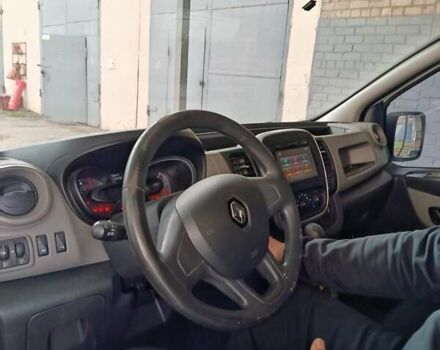 Белый Рено Трафик, объемом двигателя 1.6 л и пробегом 300 тыс. км за 9000 $, фото 17 на Automoto.ua