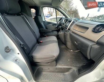 Белый Рено Трафик, объемом двигателя 1.6 л и пробегом 228 тыс. км за 16800 $, фото 9 на Automoto.ua