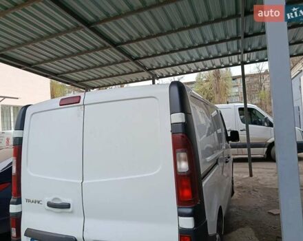 Белый Рено Трафик, объемом двигателя 1.6 л и пробегом 300 тыс. км за 9000 $, фото 18 на Automoto.ua