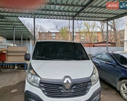 Белый Рено Трафик, объемом двигателя 1.6 л и пробегом 300 тыс. км за 9000 $, фото 19 на Automoto.ua