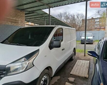 Белый Рено Трафик, объемом двигателя 1.6 л и пробегом 300 тыс. км за 9000 $, фото 21 на Automoto.ua