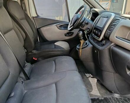 Белый Рено Трафик, объемом двигателя 1.6 л и пробегом 300 тыс. км за 9000 $, фото 11 на Automoto.ua