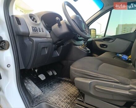 Белый Рено Трафик, объемом двигателя 1.6 л и пробегом 270 тыс. км за 9200 $, фото 7 на Automoto.ua