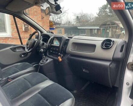 Белый Рено Трафик, объемом двигателя 1.6 л и пробегом 254 тыс. км за 16800 $, фото 3 на Automoto.ua