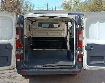 Белый Рено Трафик, объемом двигателя 1.6 л и пробегом 300 тыс. км за 9000 $, фото 7 на Automoto.ua