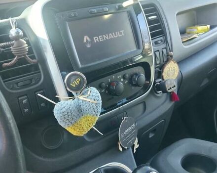 Білий Рено Трафік, об'ємом двигуна 1.6 л та пробігом 246 тис. км за 15000 $, фото 6 на Automoto.ua