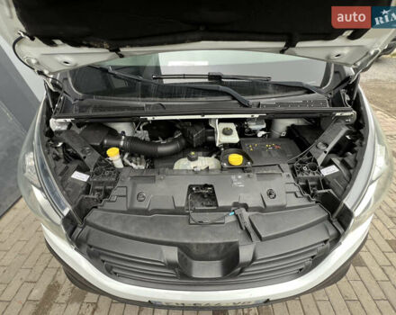 Рено Трафик 2017 в Дубно на Automoto.ua Белый Рено Трафик, объемом двигателя 1.6 л и пробегом 246 тыс. км за 11300 $, фото 13 на Automoto.ua