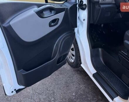 Белый Рено Трафик, объемом двигателя 1.6 л и пробегом 274 тыс. км за 18950 $, фото 63 на Automoto.ua