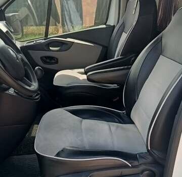 Белый Рено Трафик, объемом двигателя 1.6 л и пробегом 129 тыс. км за 15800 $, фото 7 на Automoto.ua