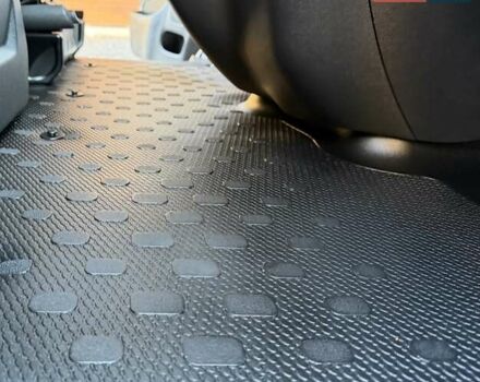 Белый Рено Трафик, объемом двигателя 1.6 л и пробегом 274 тыс. км за 18950 $, фото 91 на Automoto.ua