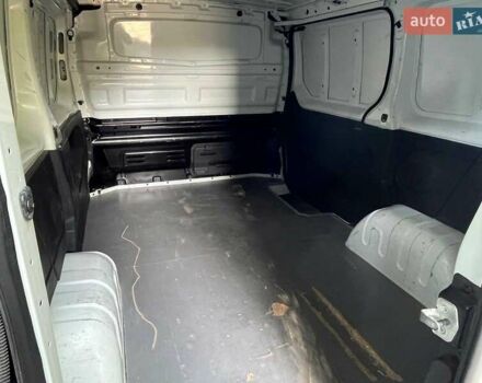 Белый Рено Трафик, объемом двигателя 1.6 л и пробегом 152 тыс. км за 15790 $, фото 16 на Automoto.ua